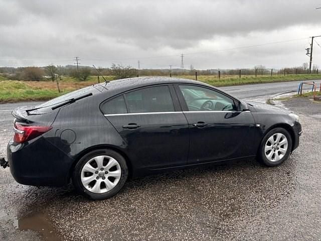 Used Vauxhall Insignia SRi 140 HP (102 kW) 2015 Hatchback