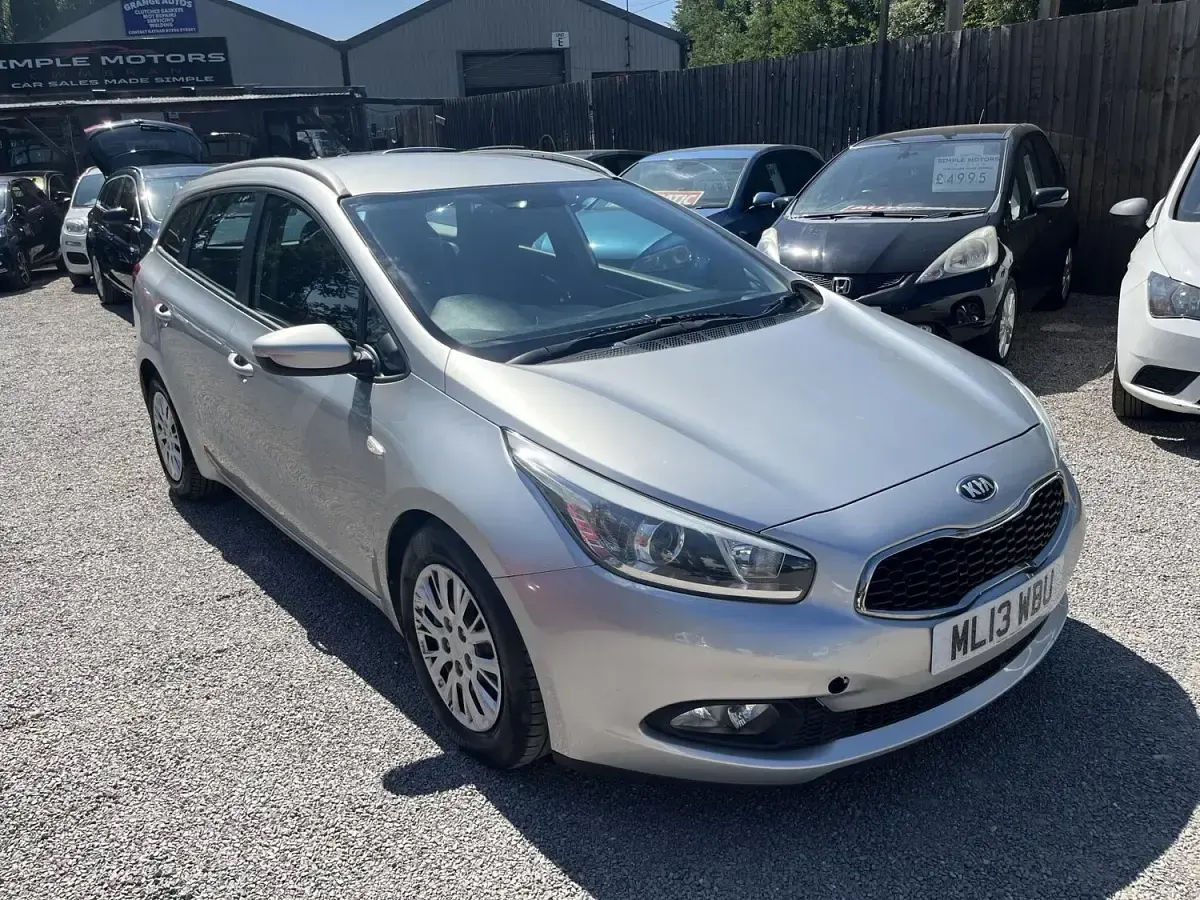 Used Kia Ceed Sportswagon 89 HP (65 kW) 2013 Silver Estate