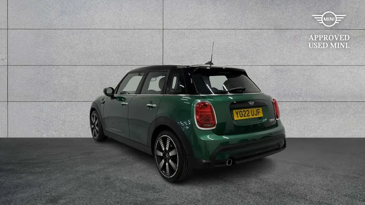 Used Mini Cooper Exclusive 134 HP (98 kW) 2022 Green Hatchback