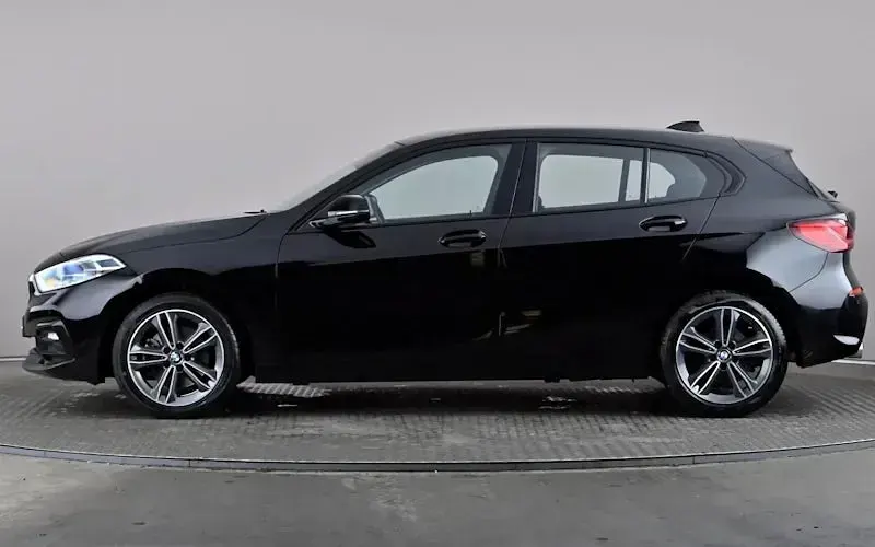 Used BMW 118 Sport Line 136 HP (100 kW) 2024 Hatchback