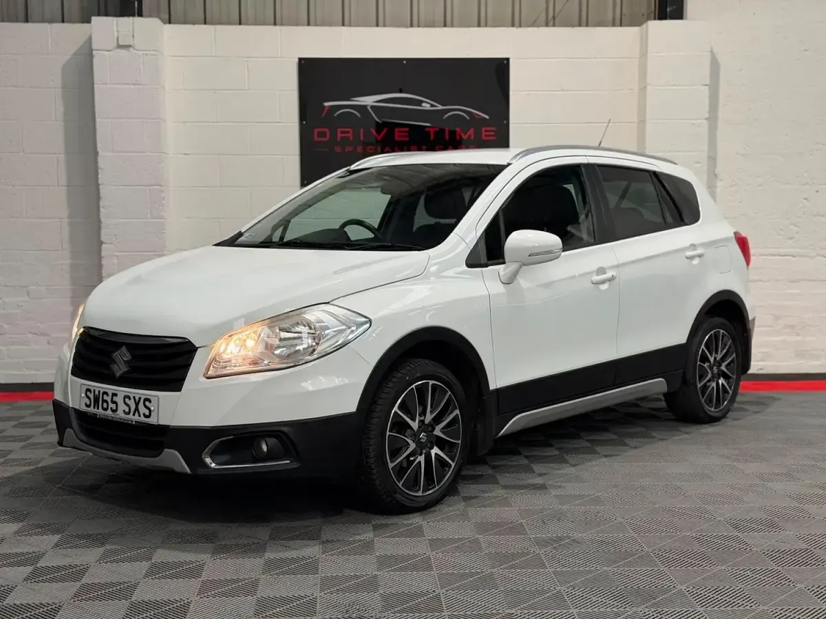 Used Suzuki SX4 SZ-T 2015 White Hatchback