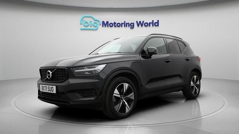 Used Volvo XC40 Plus 211 HP (155 kW) 2022 Black SUV