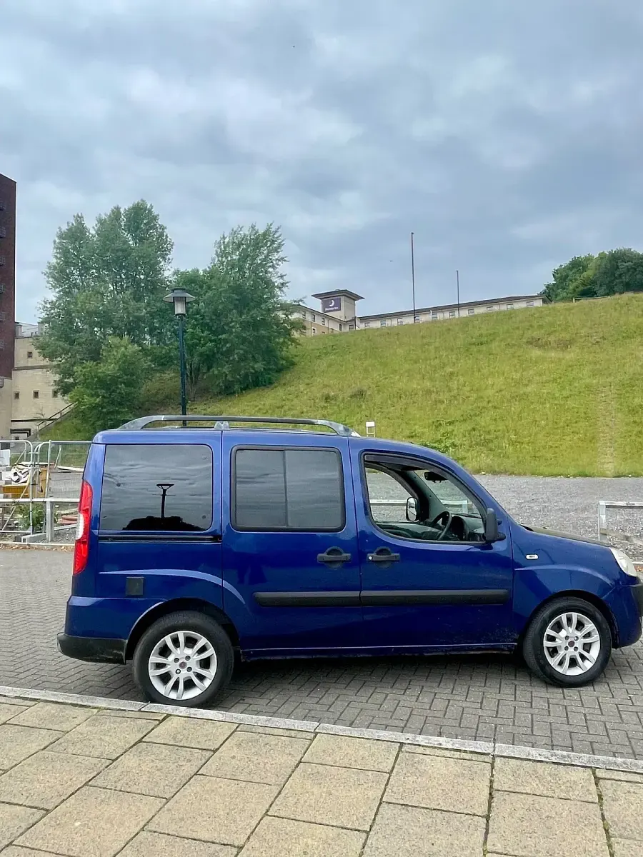 Used Fiat Doblò Dynamic 120 HP (88 kW) 2010 Blue MPV