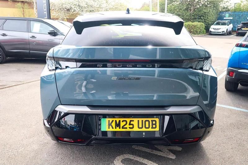Used Peugeot e-3008 GT 156 kW (213 HP) 2025 Blue SUV