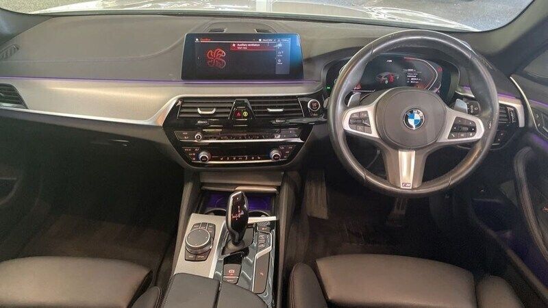 Used BMW 520 M Sport 192 HP (141 kW) 2020 White Estate