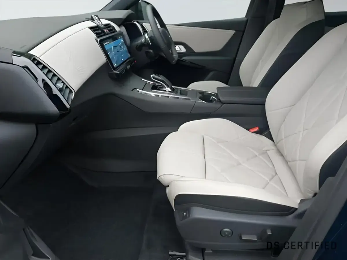Used DS Automobiles DS7 Crossback 225 HP (165 kW) 2024 Blue SUV