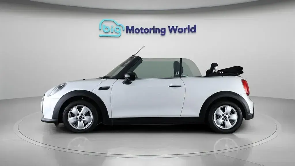 Used Mini Cooper Cabriolet Classic 136 HP (100 kW) 2022 White Cabriolet