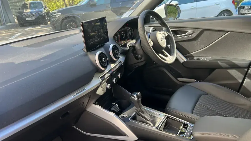 Usado Audi Q2 S-Line 150 CV (110 kW) 2025 Blanco SUV