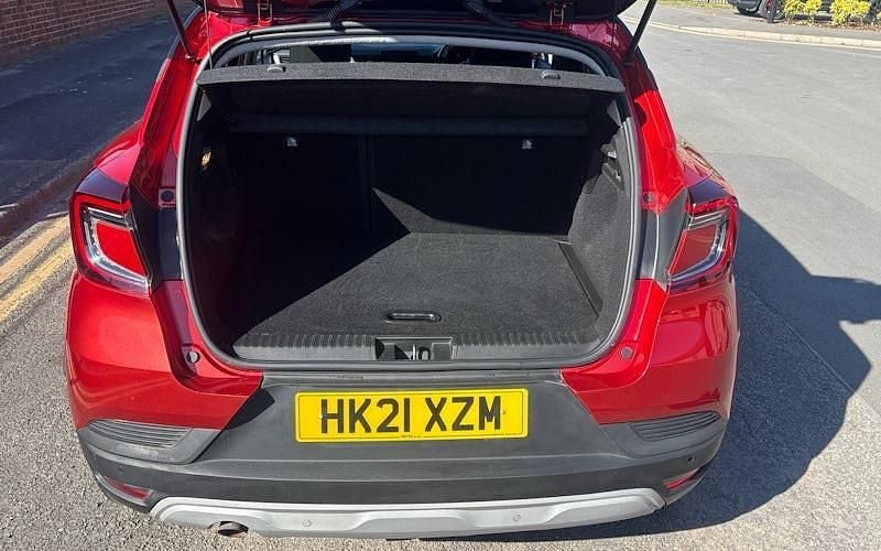 Second-hand Renault Captur Iconic 131 CP (96 kW) 2020 Other SUV