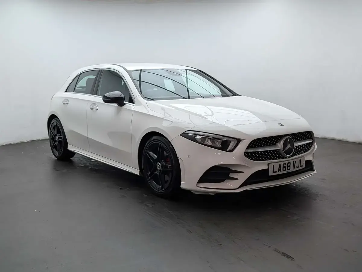 Used Mercedes A180 AMG Line Premium 136 HP (100 kW) 2019 White Hatchback