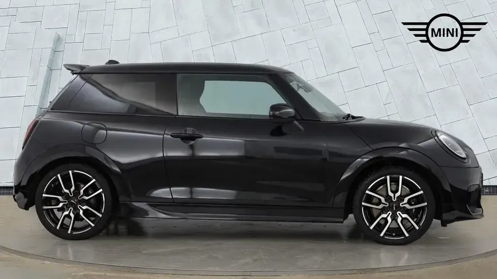 Used Mini Cooper Hatch 154 HP (113 kW) 2024 Black Hatchback