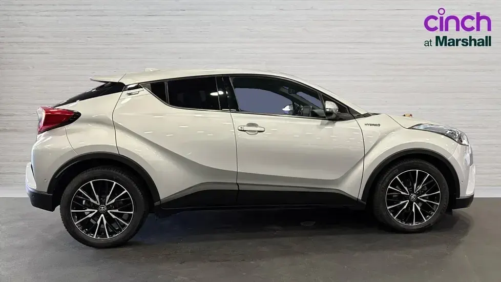 Używany Toyota C-HR 122 KM (89 kW) 2017 Srebrny SUV