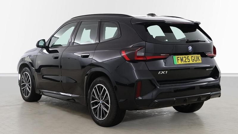 Begagnad BMW iX1 M Sport 147 kW (201 HK) 2025 Svart SUV