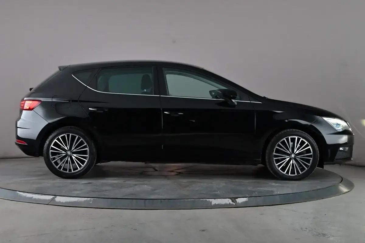 Used Seat Leon XCELLENCE Lux 190 HP (139 kW) 2019 Black Hatchback