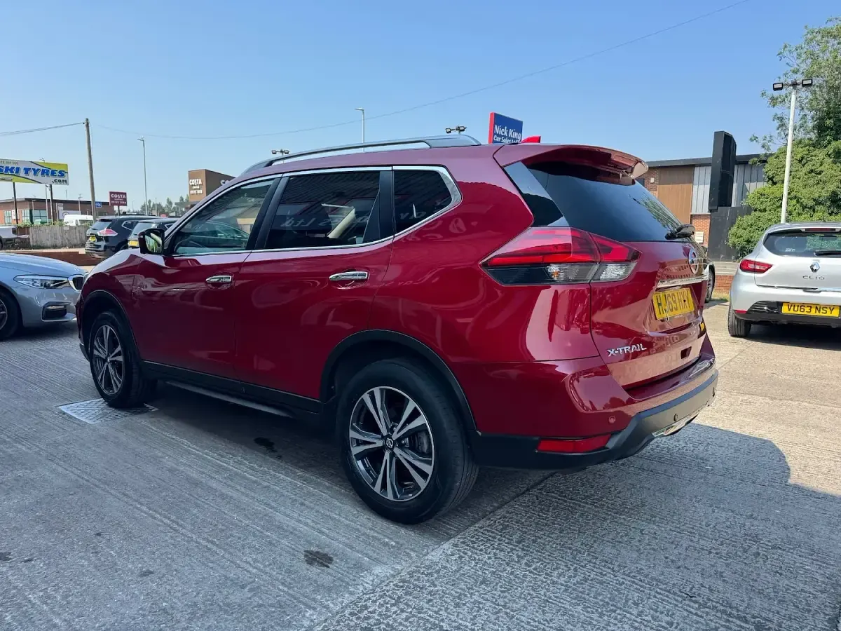 Used Nissan X-Trail N-Connecta 150 HP (110 kW) 2019 Red SUV