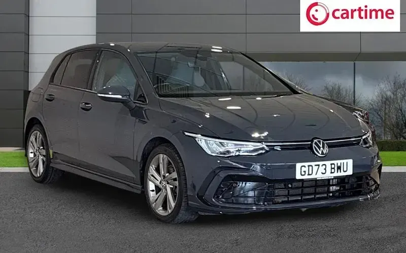 Used VW Golf VIII R-line 131 HP (96 kW) 2024 Hatchback