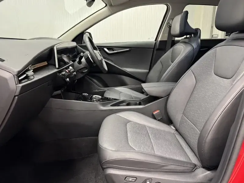 Gebraucht Kia Niro 139 PS (102 kW) 2022 Rot SUV