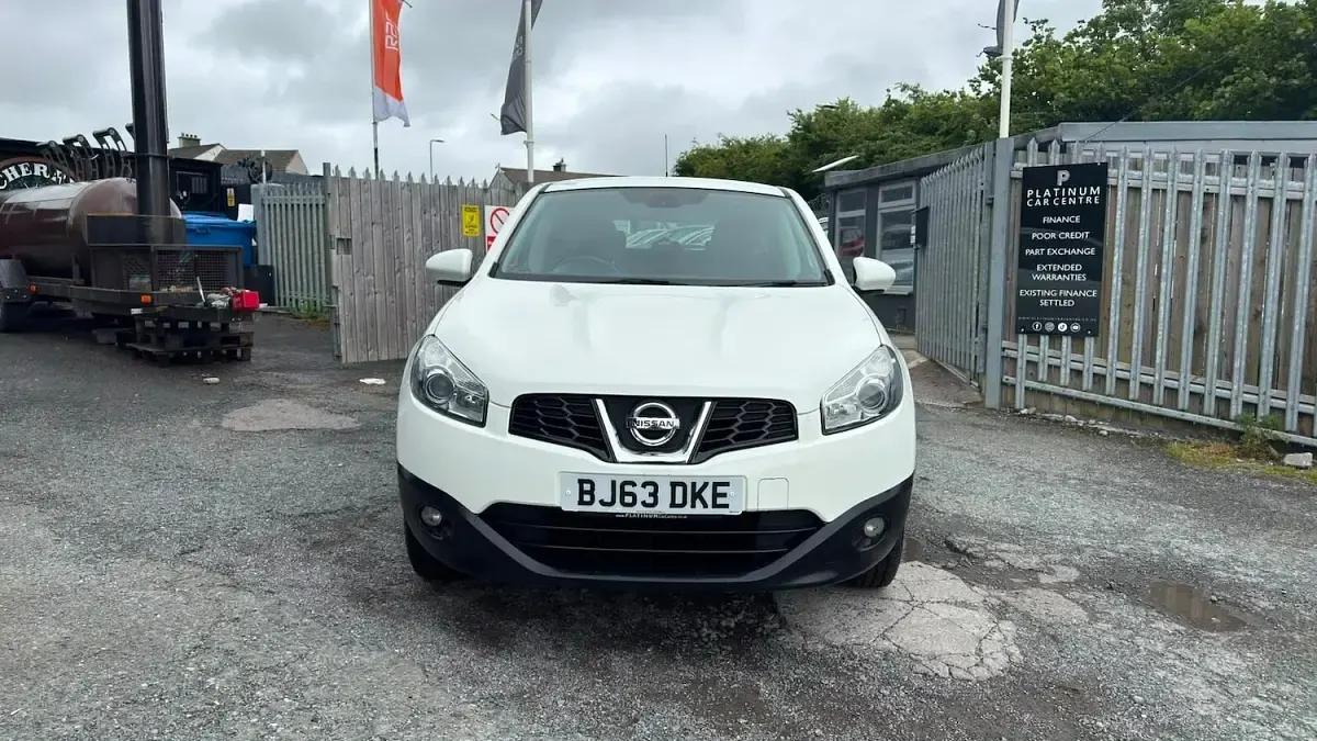 Used Nissan Qashqai Acenta 117 HP (86 kW) 2013 White SUV