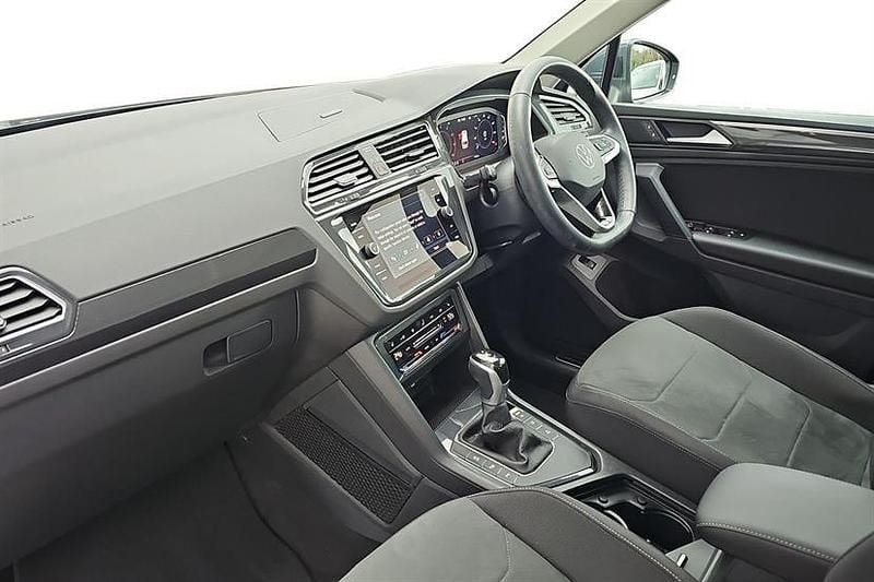 Used VW Tiguan Elegance 150 HP (110 kW) 2023 Dolphin grey SUV