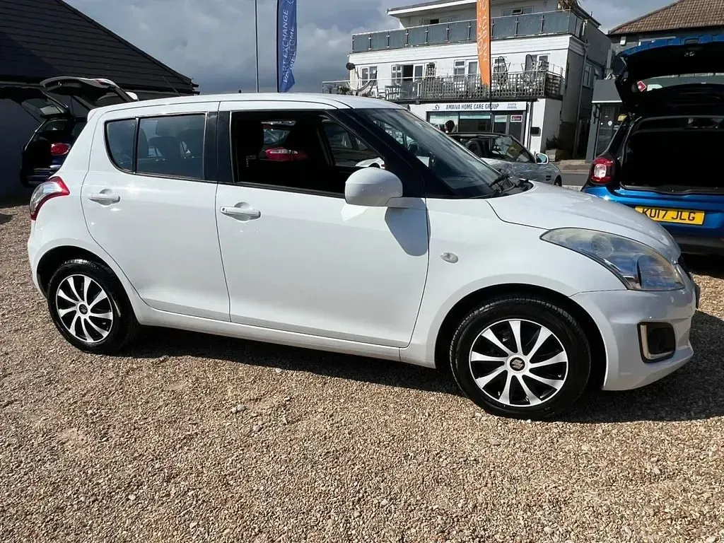 Used Suzuki Swift 94 HP (69 kW) 2016 White Hatchback