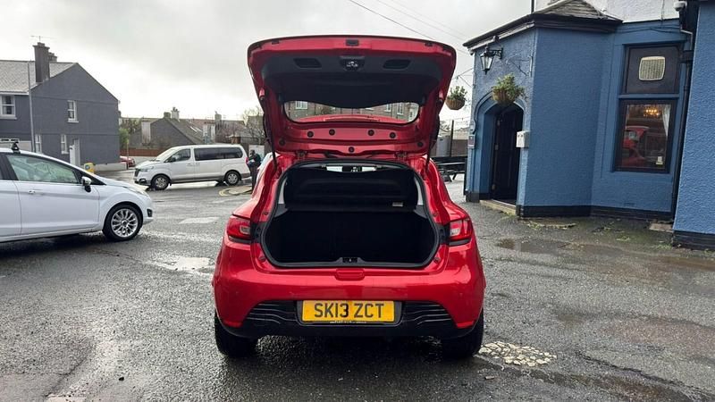 Used Renault Clio IV Dynamique 90 HP (66 kW) 2013 Red Hatchback