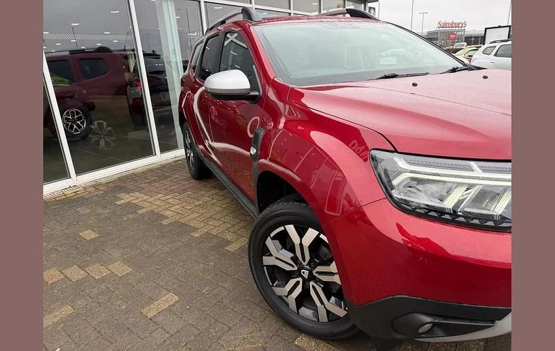 Used Dacia Duster Prestige 99 HP (72 kW) 2022 Red SUV