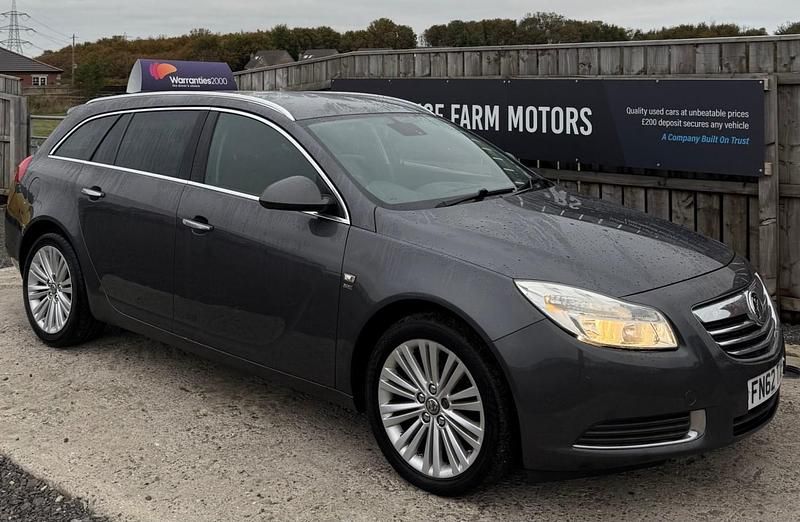 Used Vauxhall Insignia 160 HP (117 kW) 2012 Grey Estate
