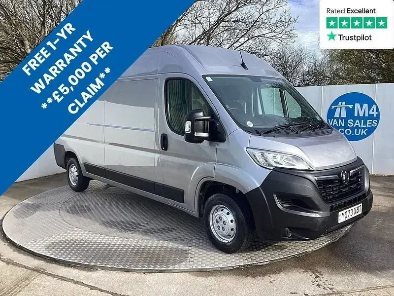 Second-hand Vauxhall Movano 140 CP (102 kW) 2024 Gri Monovolum