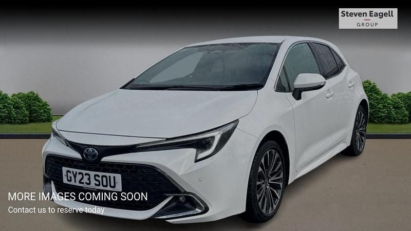 Used Toyota Corolla Design 2023 White Hatchback