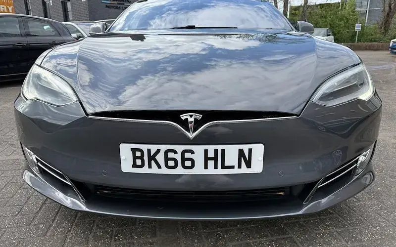 Used Tesla Model S Standard Range 306 kW (417 HP) 2016 Silver Hatchback