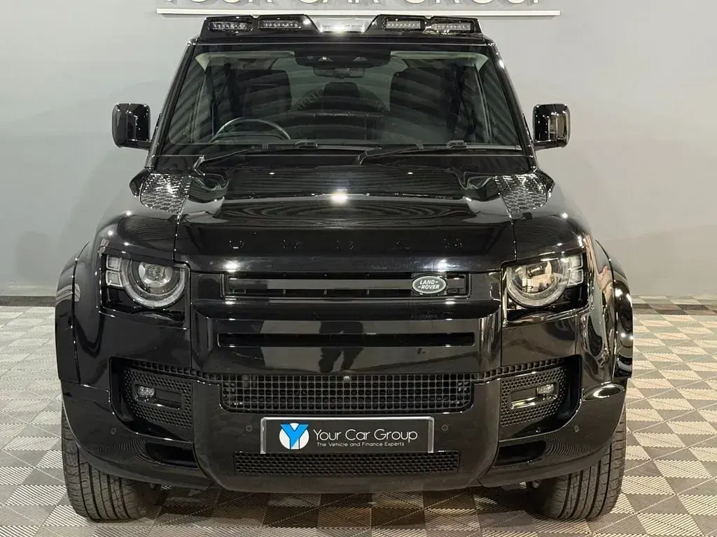 Used Land Rover Defender S 250 HP (183 kW) 2024 Black SUV