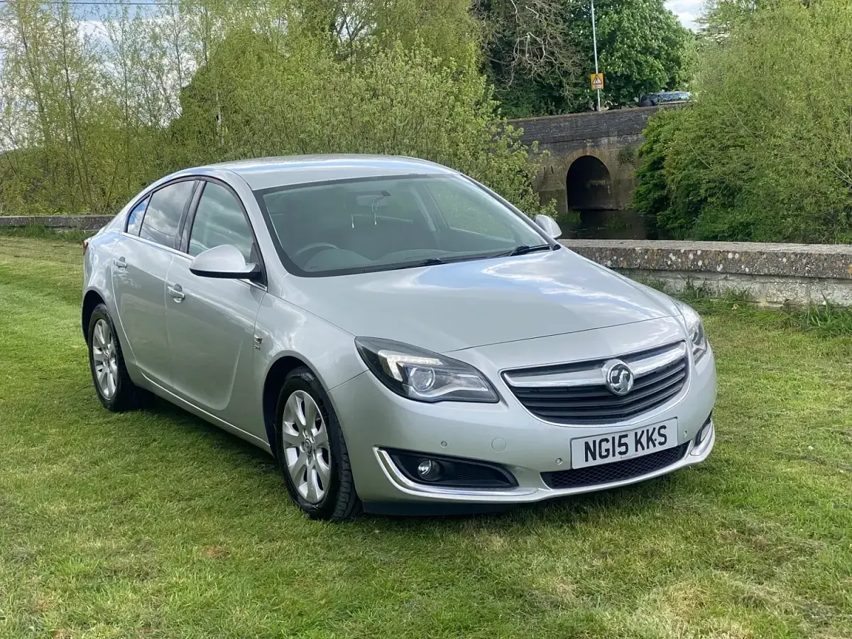Used Vauxhall Insignia SRi 163 HP (119 kW) 2015 Silver Hatchback