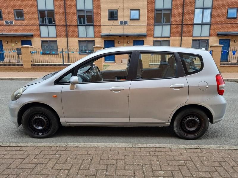 Used Honda Jazz SE 82 HP (60 kW) 2004 Silver Hatchback