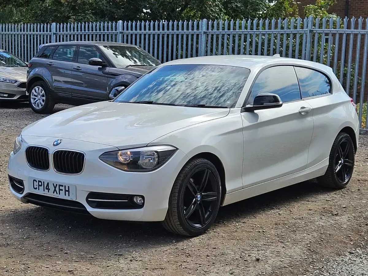 Used BMW 116 Sport Line 2014 White Hatchback