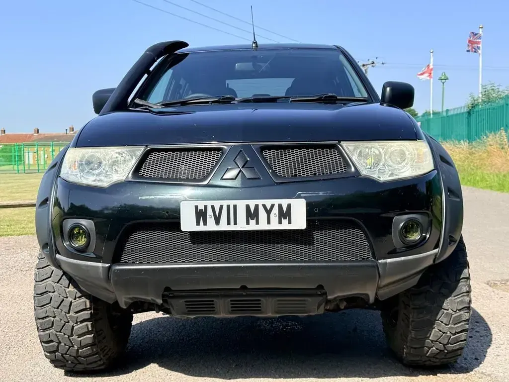 Used Mitsubishi L200 176 HP (129 kW) 2011 Black Pickup