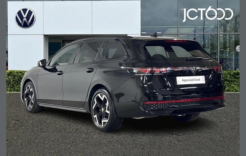Used VW Passat R-line 147 HP (108 kW) 2025 Black Estate
