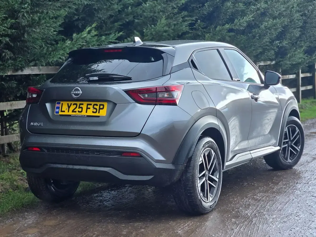 Used Nissan Juke N-Connecta 114 HP (83 kW) 2025 Grey SUV