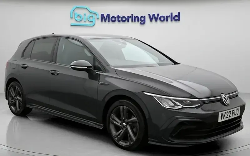Used VW Golf VIII R-line 131 HP (96 kW) 2022 Hatchback