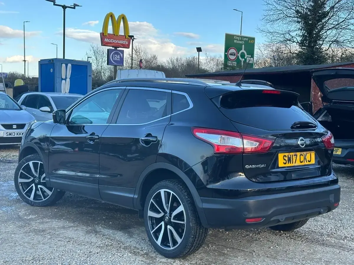 Used Nissan Qashqai Tekna 2017 Black SUV