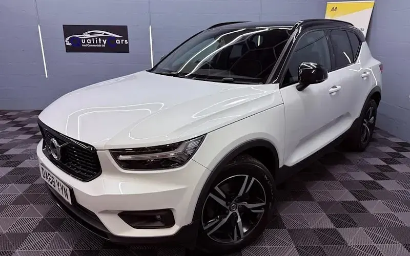 Used Volvo XC40 R-Design 190 HP (139 kW) 2020 SUV