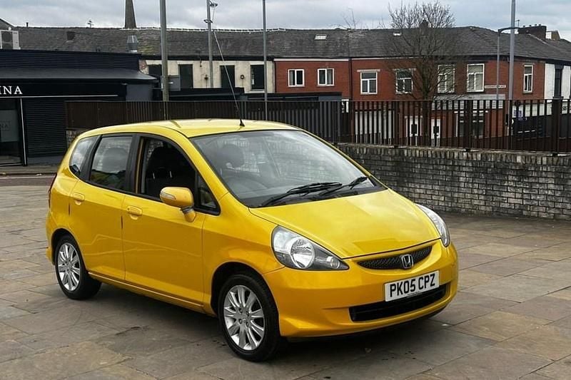 Used Honda Jazz SE 82 HP (60 kW) 2005 Yellow Hatchback