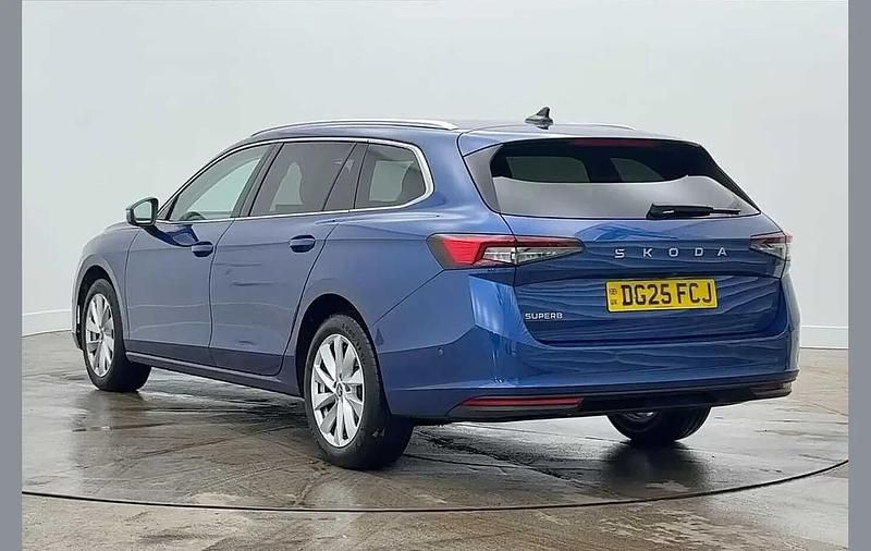 Used Skoda Superb SE Technology 147 HP (108 kW) 2025 Cobalt blue metallic Estate