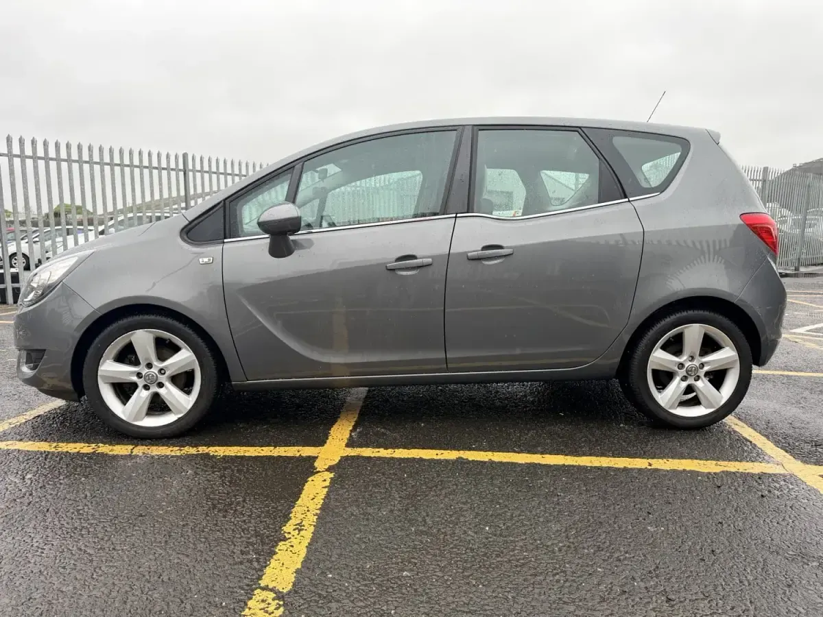 Używany Vauxhall Meriva 2015 Szary Minivan