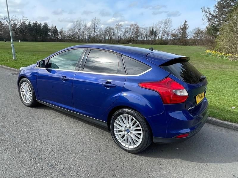 Usado Ford Focus Zetec 2014 Azul Citadino