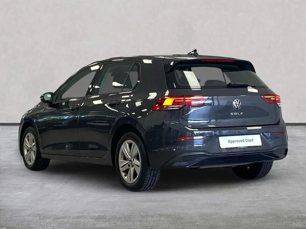Used VW Golf VIII Life 130 HP (95 kW) 2022 Grey Hatchback