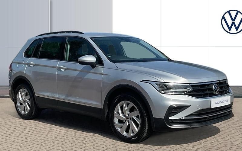 Used 2024 VW Tiguan Life SUV | £21,785 (Super price) - Image 1/4