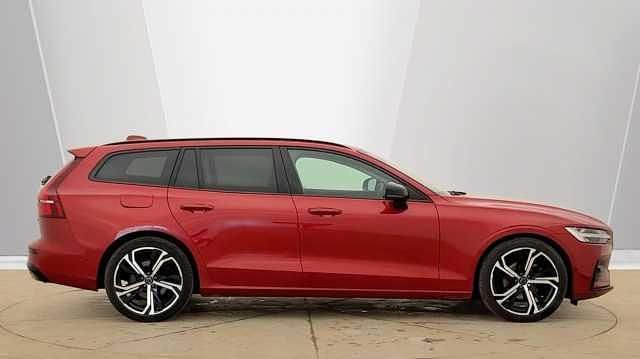 Used Volvo V60 Ultra 194 HP (142 kW) 2025 Estate