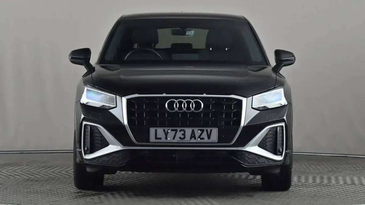 Begagnad Audi Q2 S-Line 150 HK (110 kW) 2023 Svart SUV