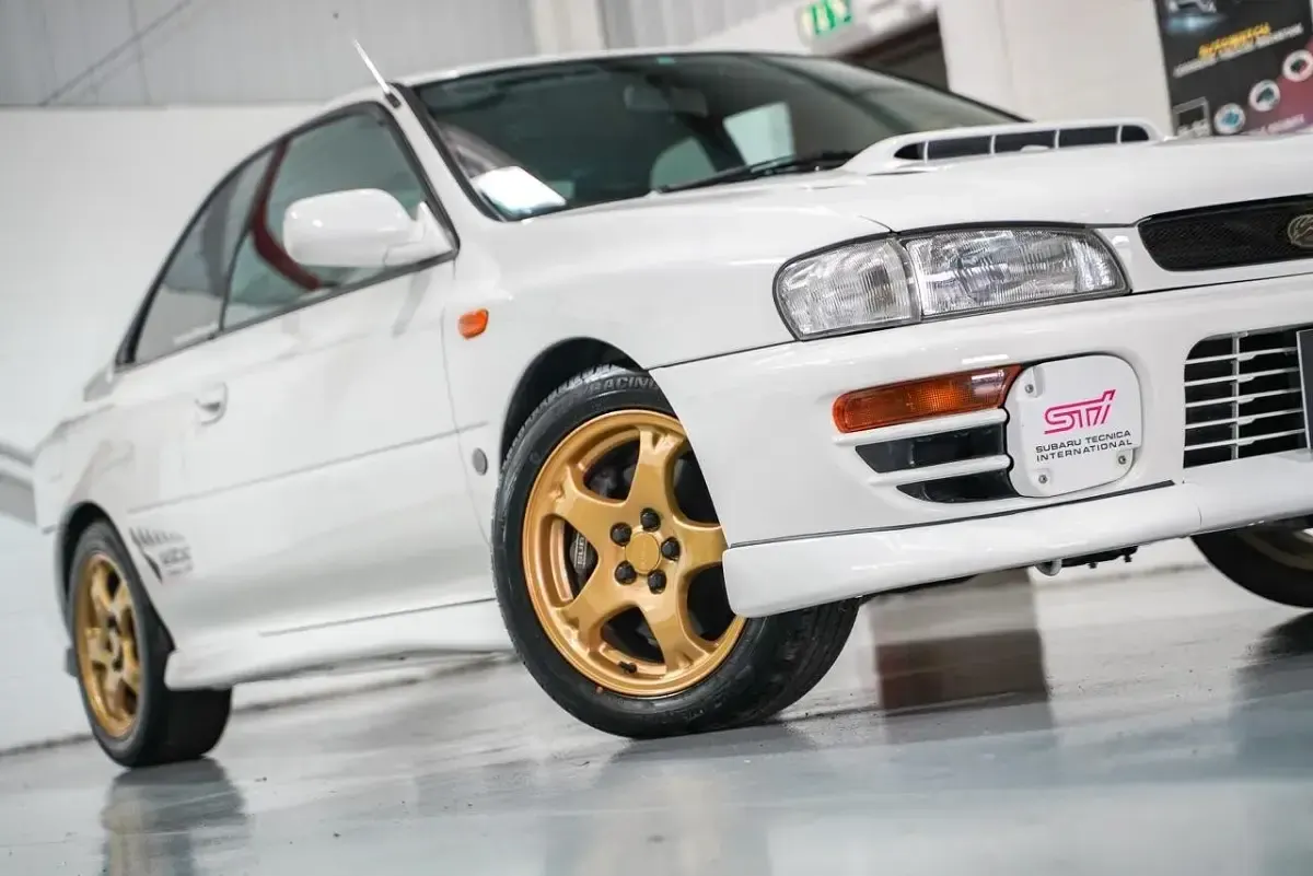 Used Subaru Impreza 1998 White Sedan