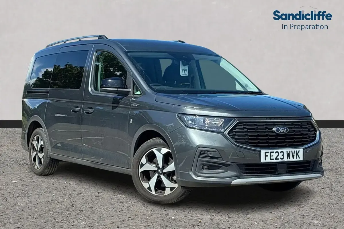 Second-hand Ford Tourneo Active 122 CP (89 kW) 2023 Break